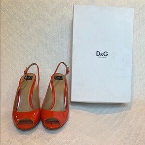 Dolce & Gabbana Mandarino (Orange) Vernice Peep Toe Slingback Pumps – Size US 10